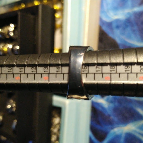 Mustang ring     (1B) - Picture 4 of 4